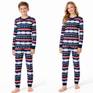 NWT HANNA ANDERSON Scandi
Snowflake Fairisle Holiday Pajama Set Unisex Sz 14💛
